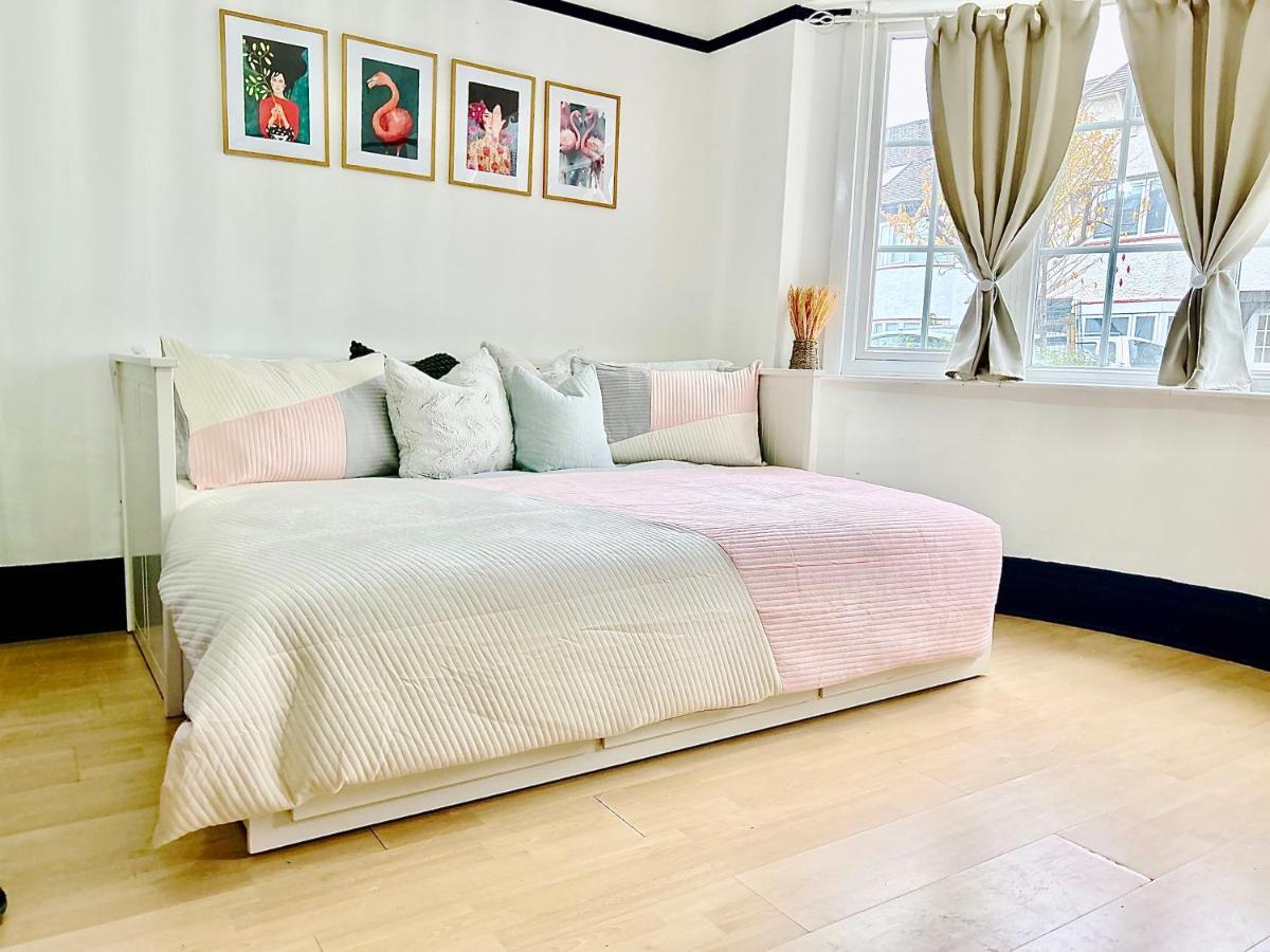 Rest Boutique Golders Green 伦敦 外观 照片